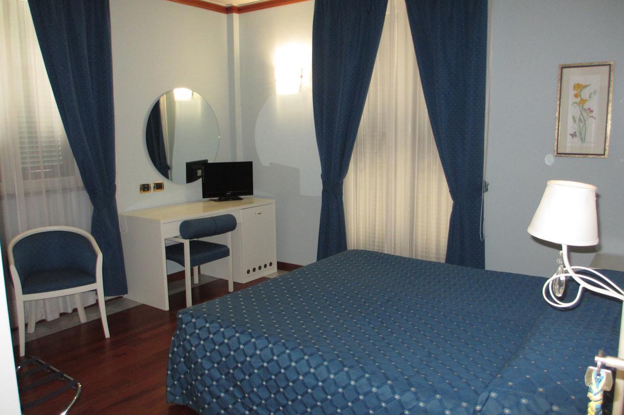 Villa Argentina Монеглия Екстериор снимка